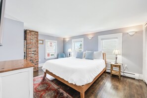 7 bedrooms, iron/ironing board, WiFi, bed sheets - Your Perfect Home-Away-From Home in the Heart of Provincetown. (Provincetown)