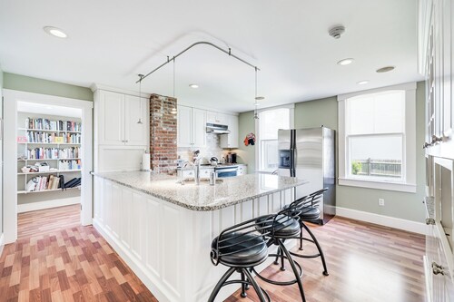 Your Perfect Home-Away-From Home in the Heart of Provincetown.