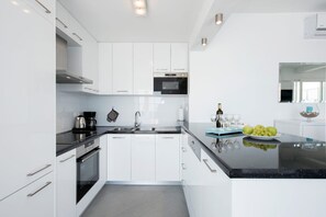 Frigorifero, microonde, forno, lavastoviglie