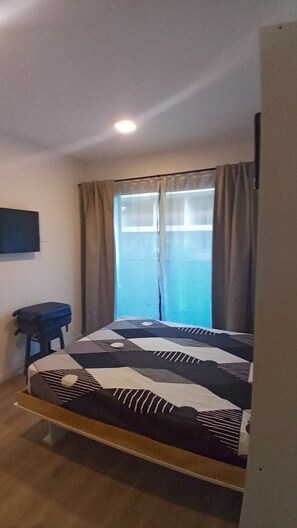 1 bedroom, free WiFi, bed sheets