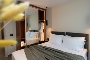 3 bedrooms, in-room safe, free WiFi, bed sheets
