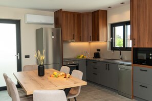 Fridge, microwave, oven, dishwasher