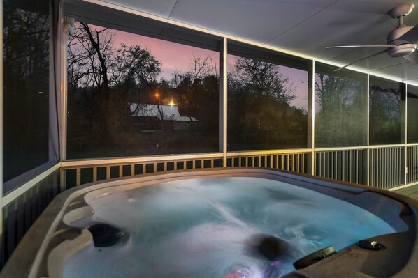 Indoor spa tub