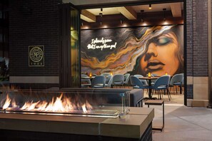 Terrace/patio - Hotel Nickel Plate Fishers, Tapestry Collection By Hilton (Fishers)