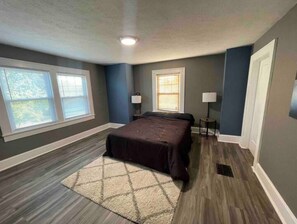 4 Schlafzimmer, Bügeleisen/Bügelbrett, WLAN, Bettwäsche