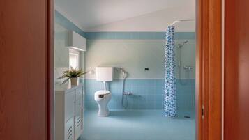 Doccia, asciugacapelli, asciugamani