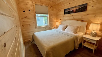2 slaapkamers, een strijkplank/strijkijzer, gratis wifi, beddengoed