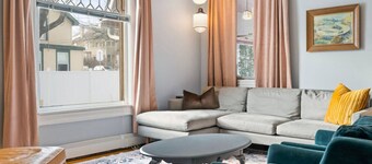 The Nininger 3 BR Apt - Walk to DT, Dog Friendly