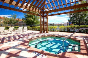 Beheizter Pool