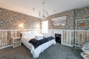 Luxury Double Room | Egyptian cotton sheets, premium bedding, blackout curtains - The Bosun's Chair (Lymington)