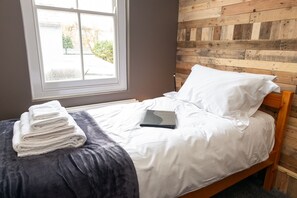 Comfort Single Room - The Bosun's Chair (Lymington)