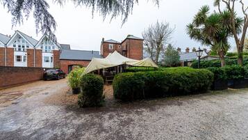 Comfort Single Room | Egyptian cotton sheets, premium bedding, blackout drapes