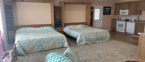 1 habitación, tabla de planchar con plancha, wifi gratis y ropa de cama
