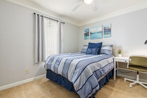 2 slaapkamers, een strijkplank/strijkijzer, wifi, beddengoed