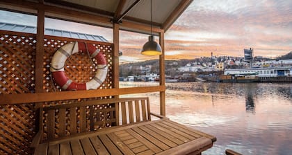 Houseboat Franklin + electric boat, max. 6 person