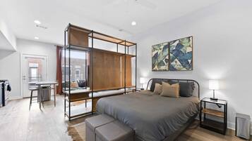 1 bedroom, desk, iron/ironing board, WiFi