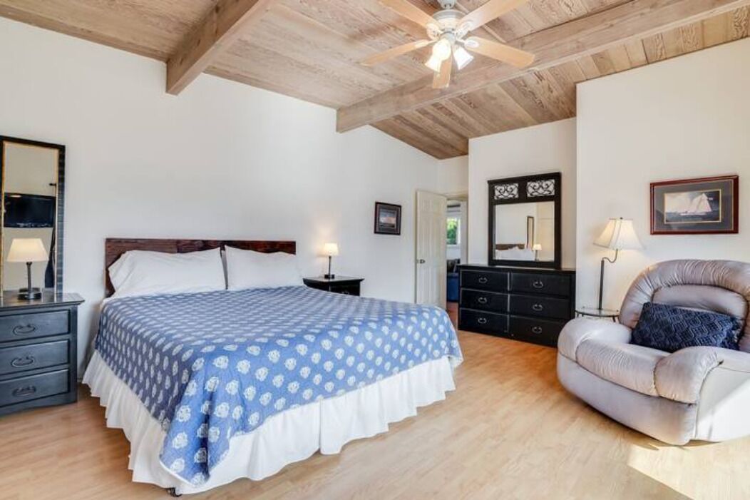 2 quartos, ferros/tábuas de passar roupa, Wi-Fi, roupa de cama