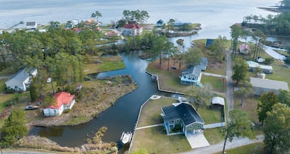 Private Waterfront Retreat with Breathtaking Views. Pet-friendly!