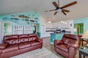 Smart TV, offices - Private Waterfront Retreat with Breathtaking Views. Pet-friendly! (Belhaven)