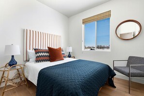 6 عدّة غرف نوم ومكواة/لوح كي وسرير سفر وواي فاي مجانًا