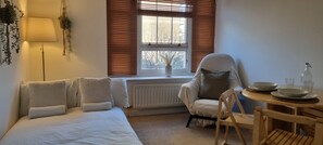 1 bedroom, free WiFi -  old town flat in the heart of shorditch (London)