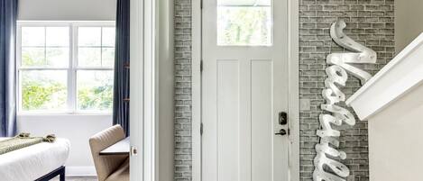 4 Schlafzimmer, Schreibtisch, Bügeleisen/Bügelbrett, WLAN