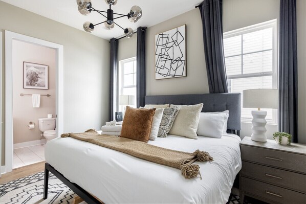 4 bedrooms, desk, iron/ironing board, WiFi