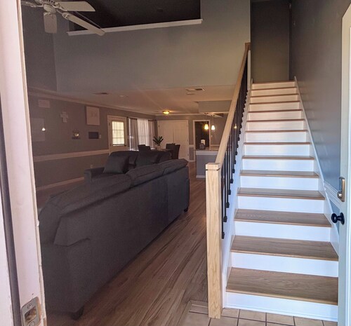 Cozy,Safe, Tanger Townhome 2 minutes from shopping