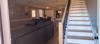 Cozy,Safe, Tanger Townhome 2 minutes from shopping