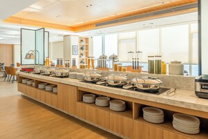 Free daily self-serve breakfast