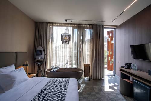 Romantic Room (XX)