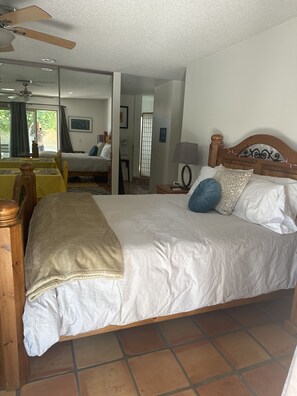 1 bedroom, free WiFi, bed sheets