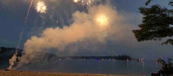 Edgewater Retreat on Little Sebago Lake - Lakefront w/Sauna & EV Charger

