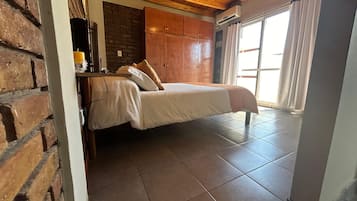 1 habitación, wifi y ropa de cama