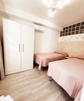 4 chambres, fer et planche à repasser, Wi-Fi gratuit, draps fournis