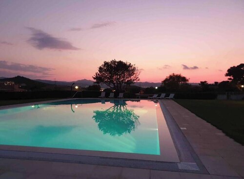 Villa 'Alba' with Sea View, Shared Pool and Wi-Fi