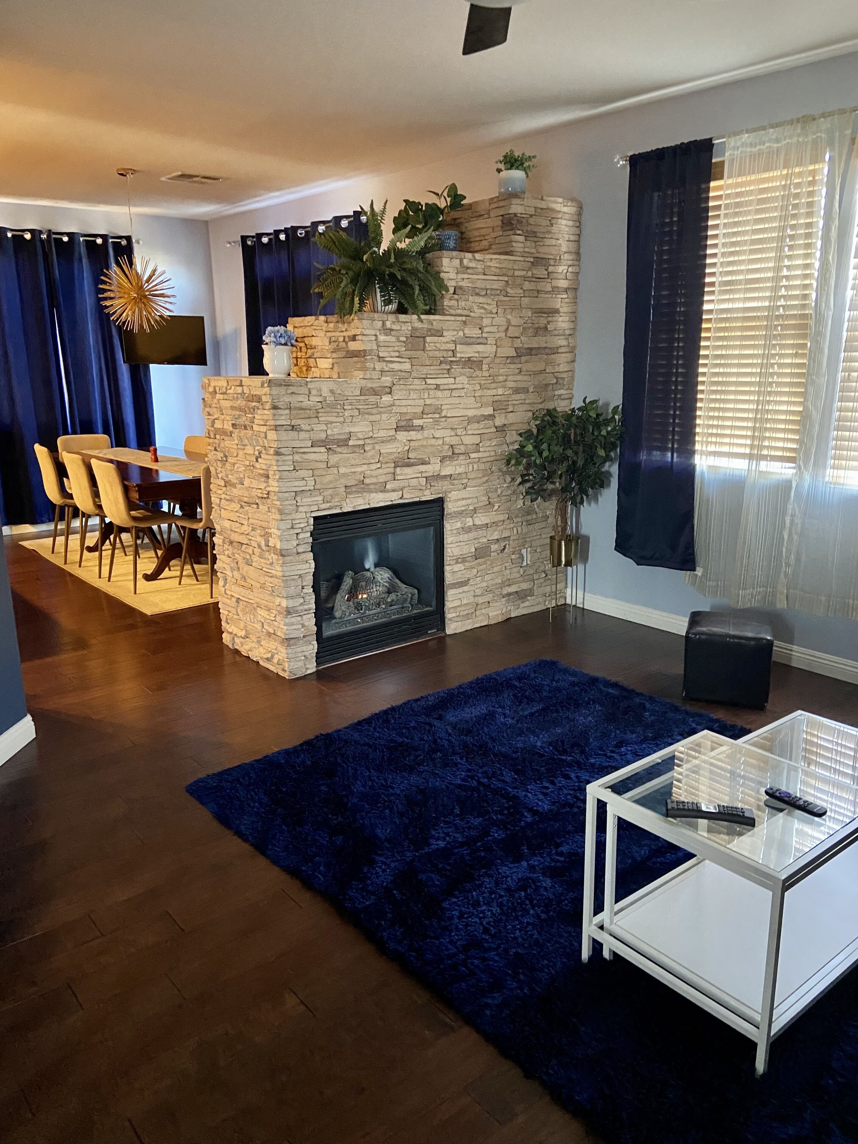 Cozy 3 Bedroom House- Near all of the action!