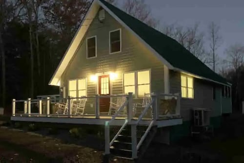 Sebago Lake, ME  Lakeside Hot Tub just renovated

