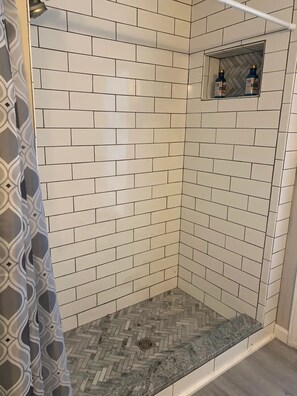 Hair dryer, towels, soap, shampoo - Sebago Lake, ME Lakeside Hot Tub just renovated
(Standish)
