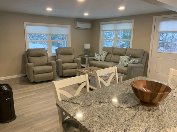 تلفزيون ذكي، كرة قدم الطاولة، تنس طاولة، كُتُب