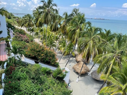 Luxury Condo with private beach