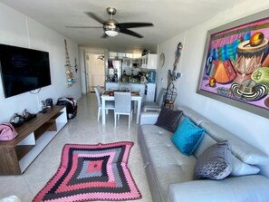 Smart TV, chimenea y tenis de mesa 