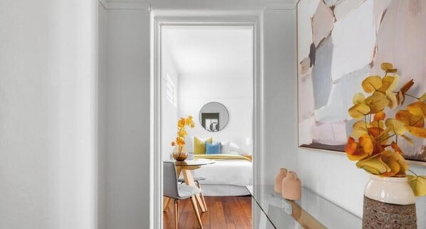 Interior - East Melbourne -MCG,Rod Laver/John Cain Arena, walk- gorgeous ground floor appt  (East Melbourne)