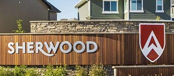 Relax, feel home: 2 Bed, Large Living & Home Theatre green home upscale neighbor