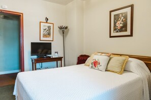 Habitación estándar | 1 habitación, decoración personalizada y muebles diferentes 