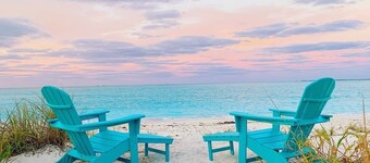 WrigleyVilla, Beach Villa That's Actually On The Beach