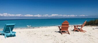 WrigleyVilla, Beach Villa That's Actually On The Beach