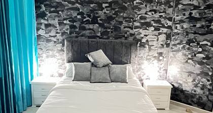 Hermosa Casa a una Calle de la Playa mas Exclusiva de Santa Marta