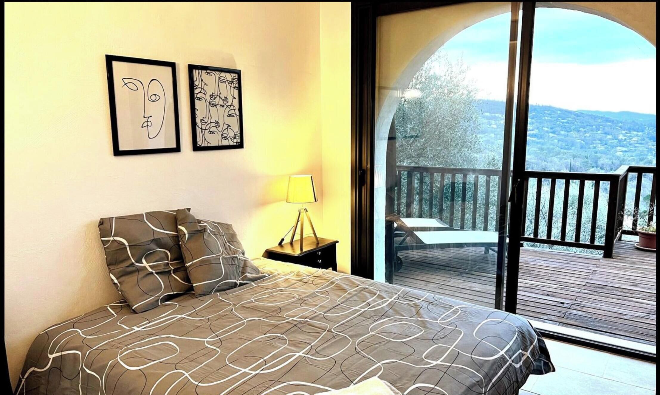 6 habitaciones, tabla de planchar con plancha y wifi gratis 