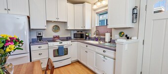 Hanna's House | 1 block to downtown!